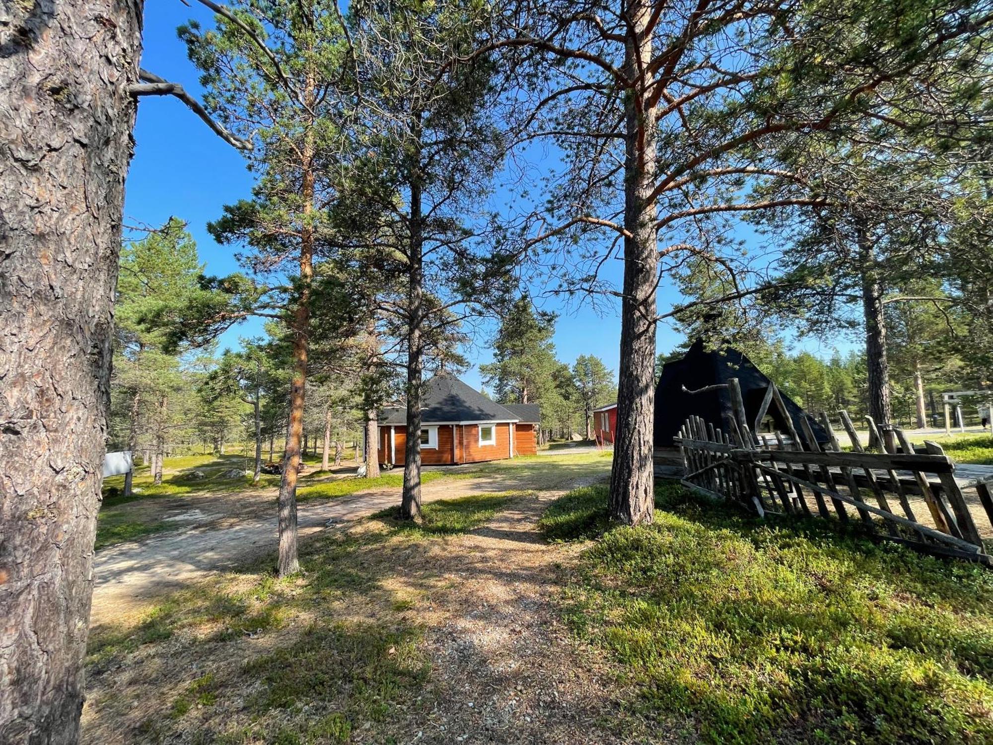 Porotila Toini Sanila Hotel Sevettijarvi Luaran gambar